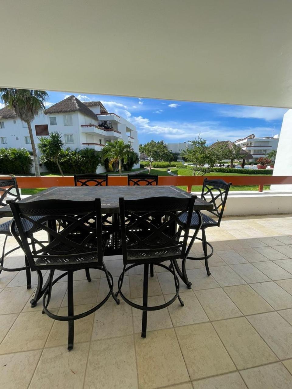 Reef Apartment *