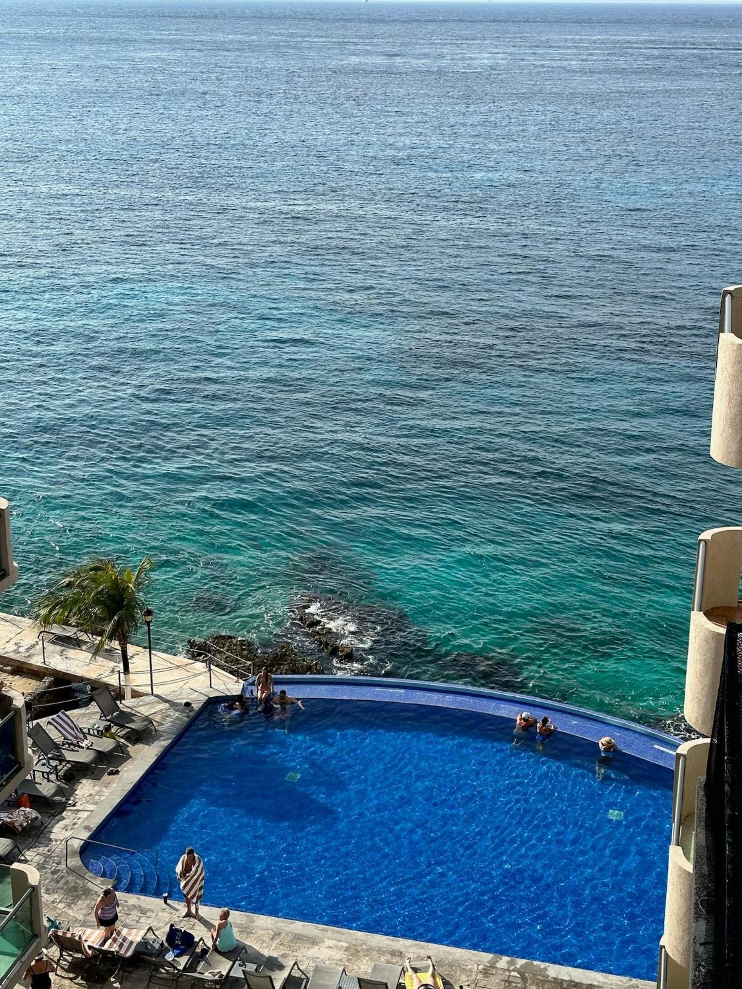 Apartamento The Queen Of Coastal Crown Ocean Front Sleeps 4 *