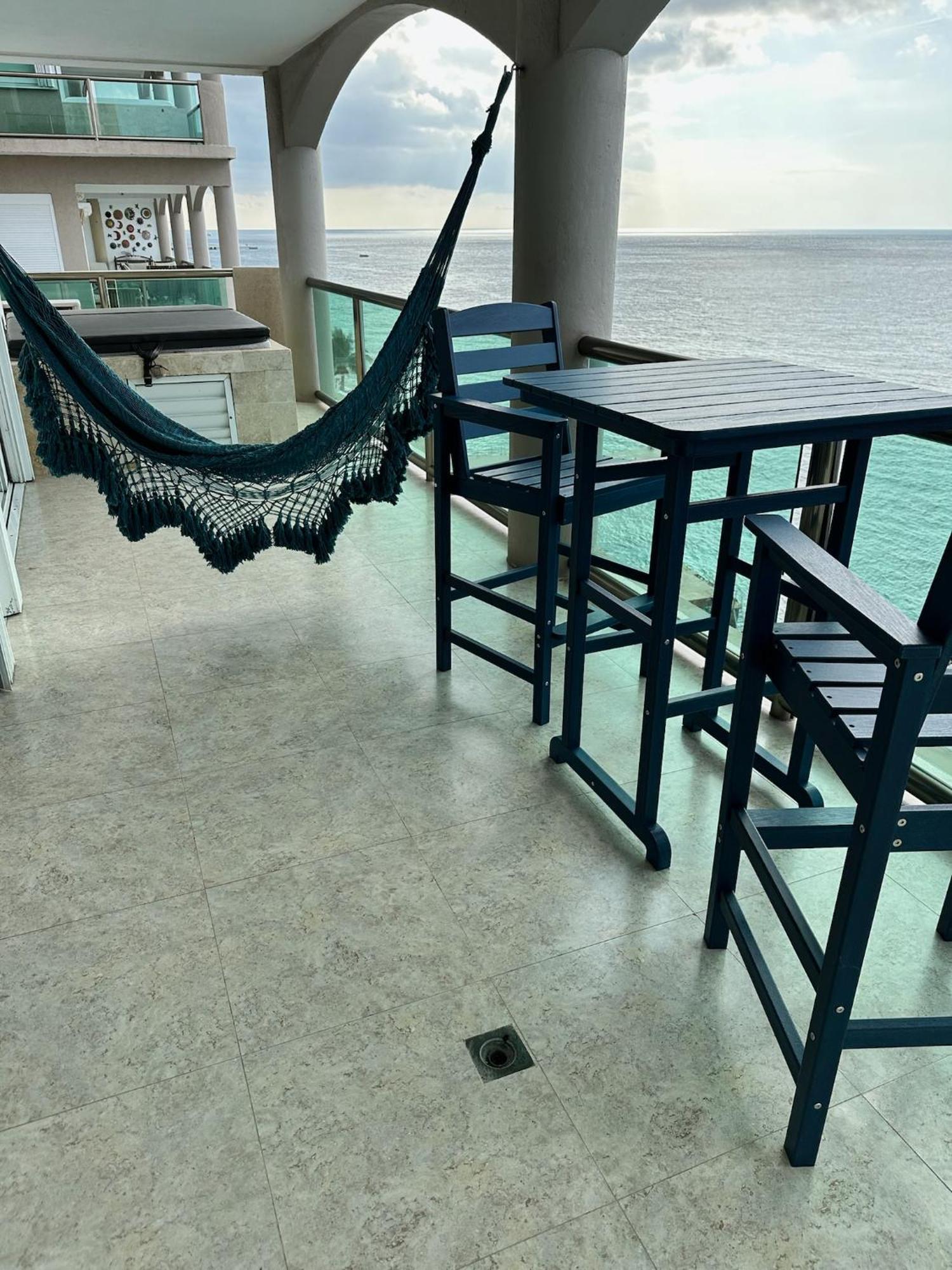 The Queen Of Coastal Crown Ocean Front Sleeps 4 Cozumel