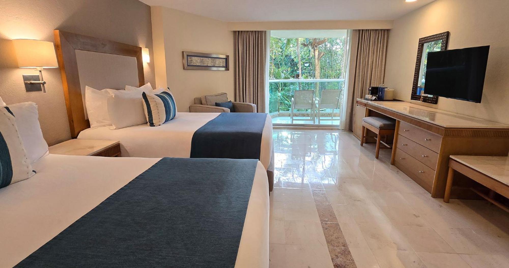 Khu nghỉ mát Grand Park Royal