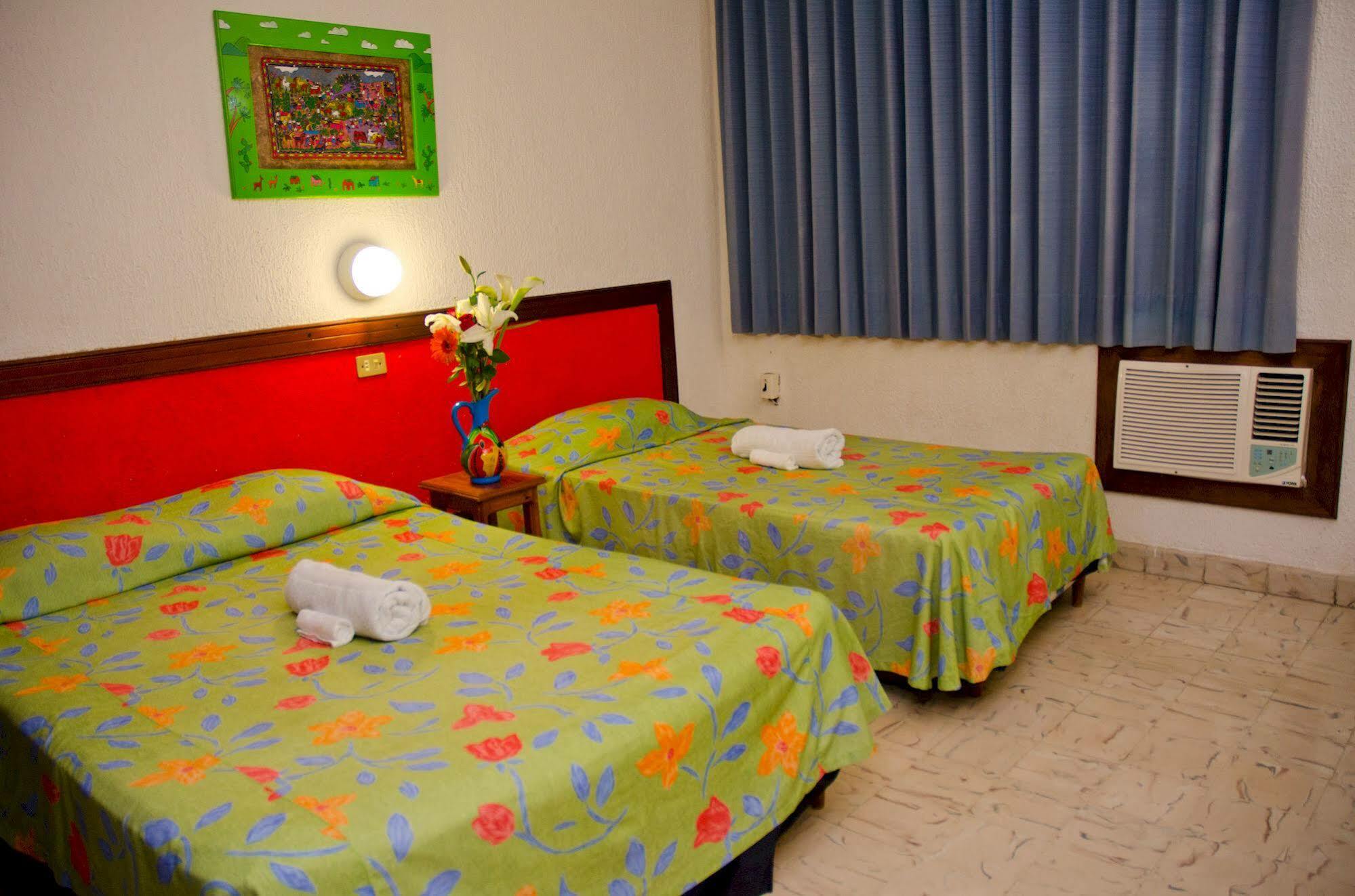 Grand & Diving Khách sạn