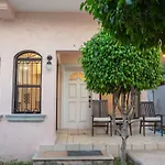 Casa Luna, Private Home