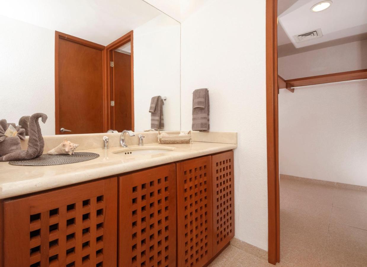 Nah Ha 601 Oceanfront With Pool Apartamento