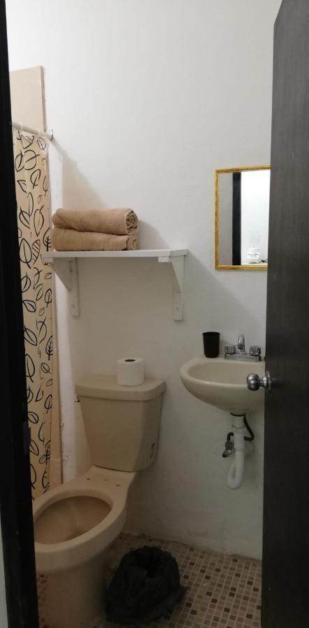 Apartamento Planta Baja, A Pie De Calle Con Aire Acondicionado Apartment *