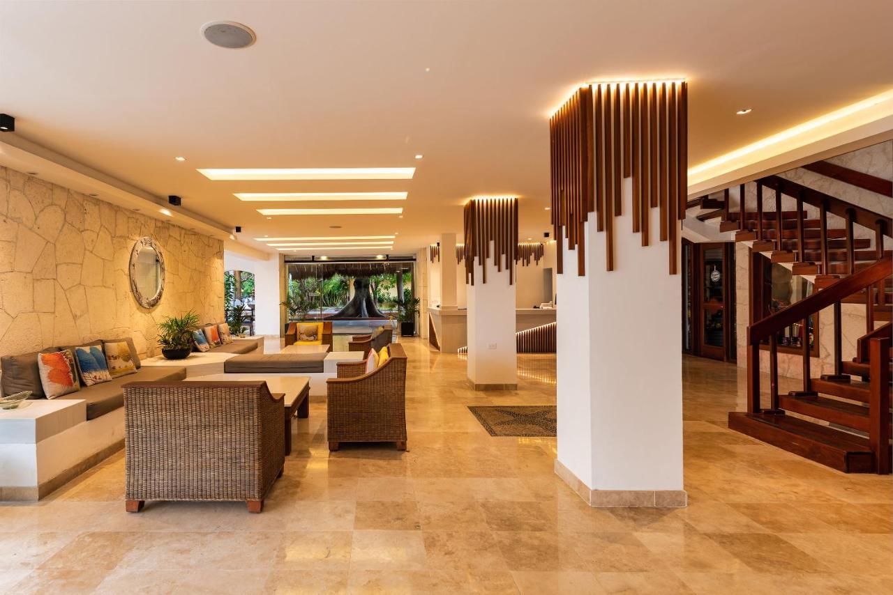 Khách sạn Playa Azul