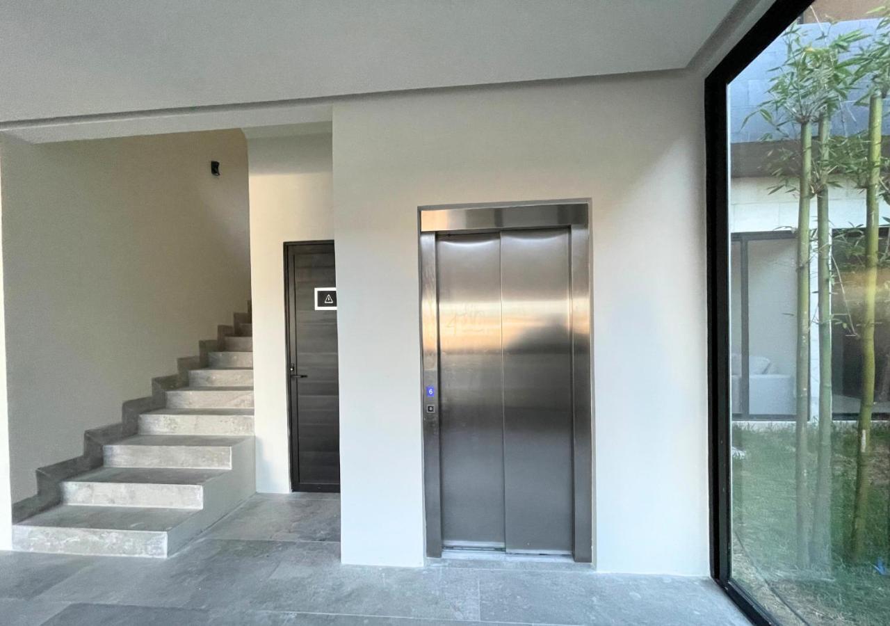Brand New With Rooftop Pool Ferienhaus
