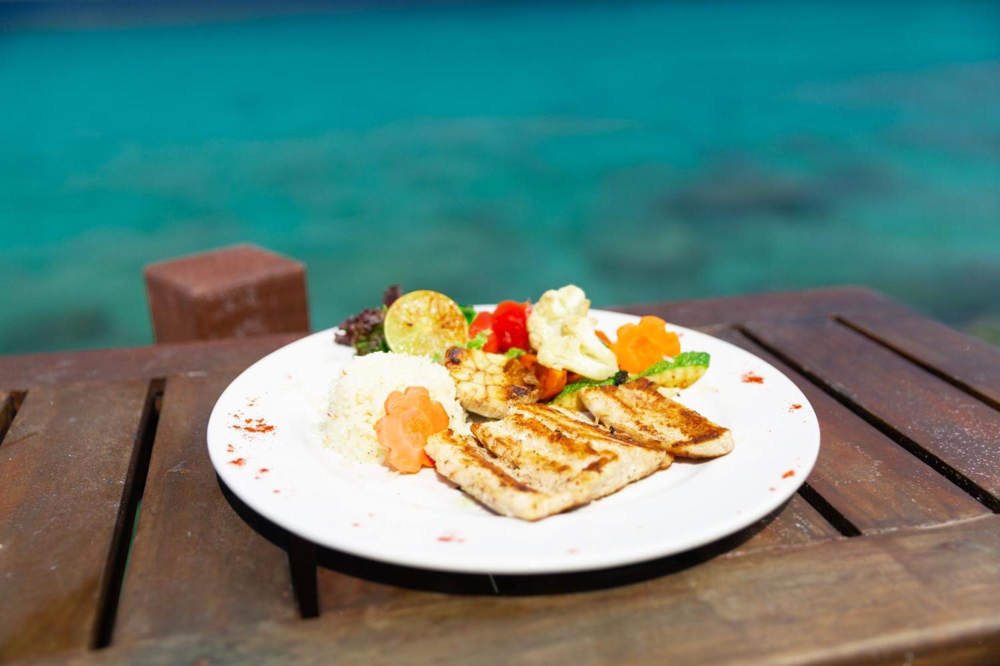 Khách sạn Playa Azul 4*