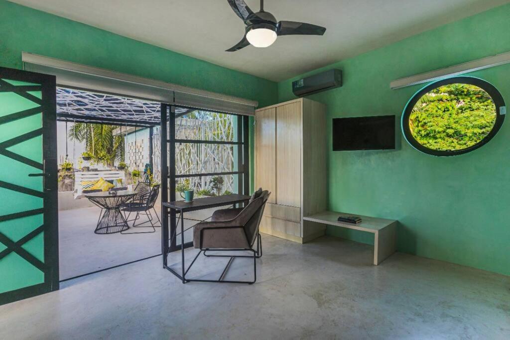 Full 2 Story Jade House Ferienhaus