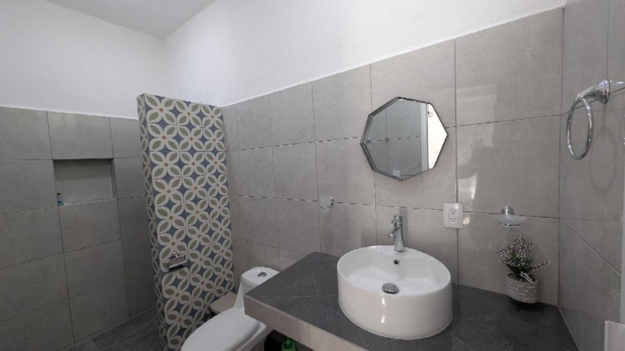 - Av 25 * Cozumel