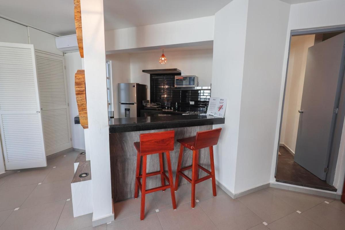 Apartment With Terrace Downtown *