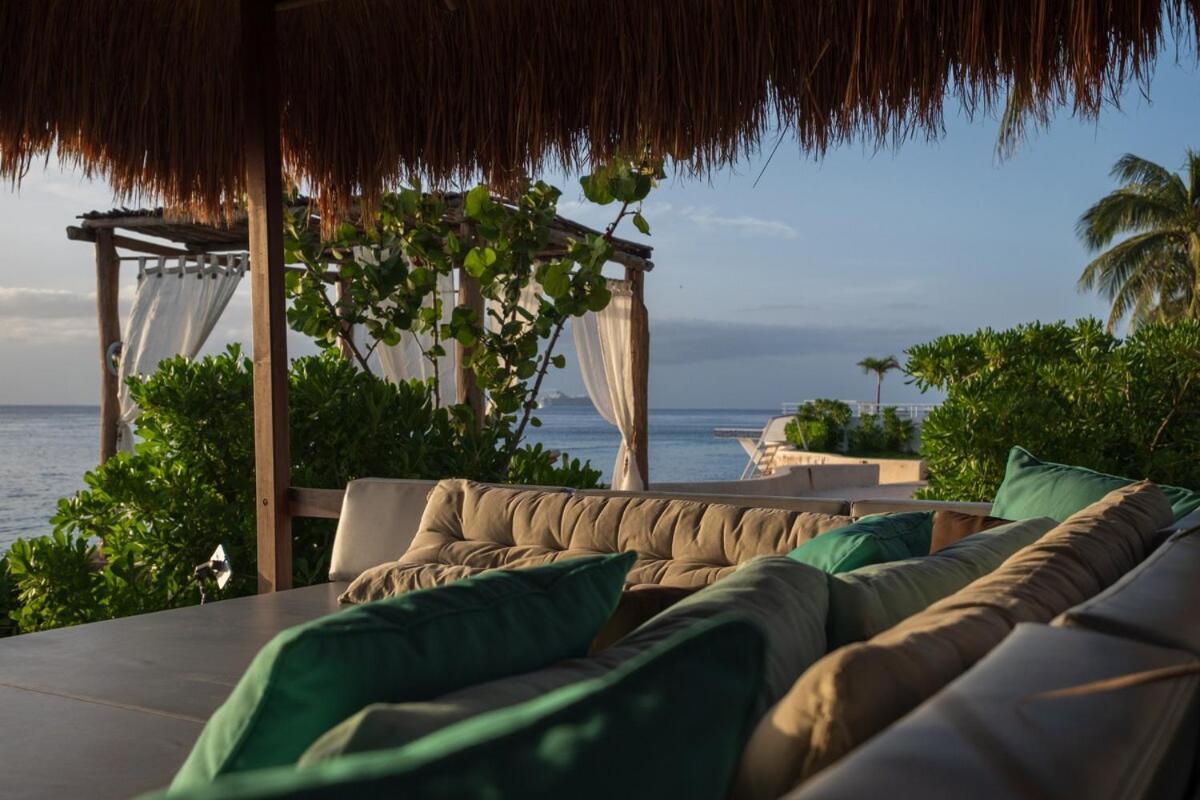 Villa Gorgeous Front House Cozumel