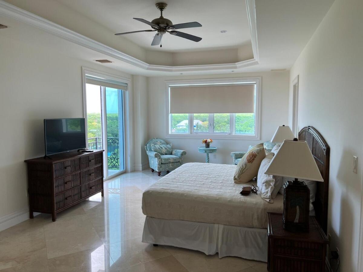 The Has To Offer The Landmark Apartment *