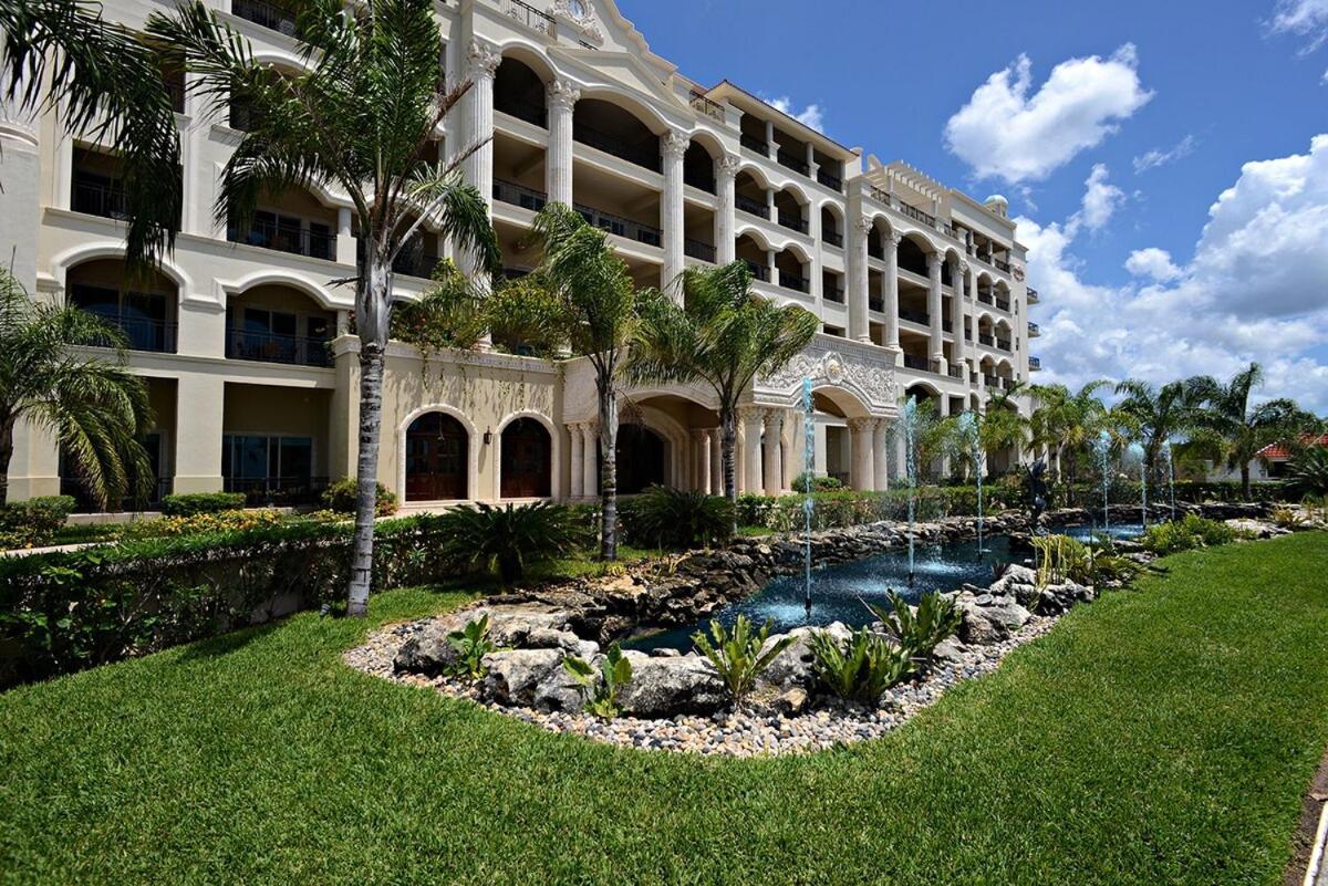 The Has To Offer The Landmark Apartment *