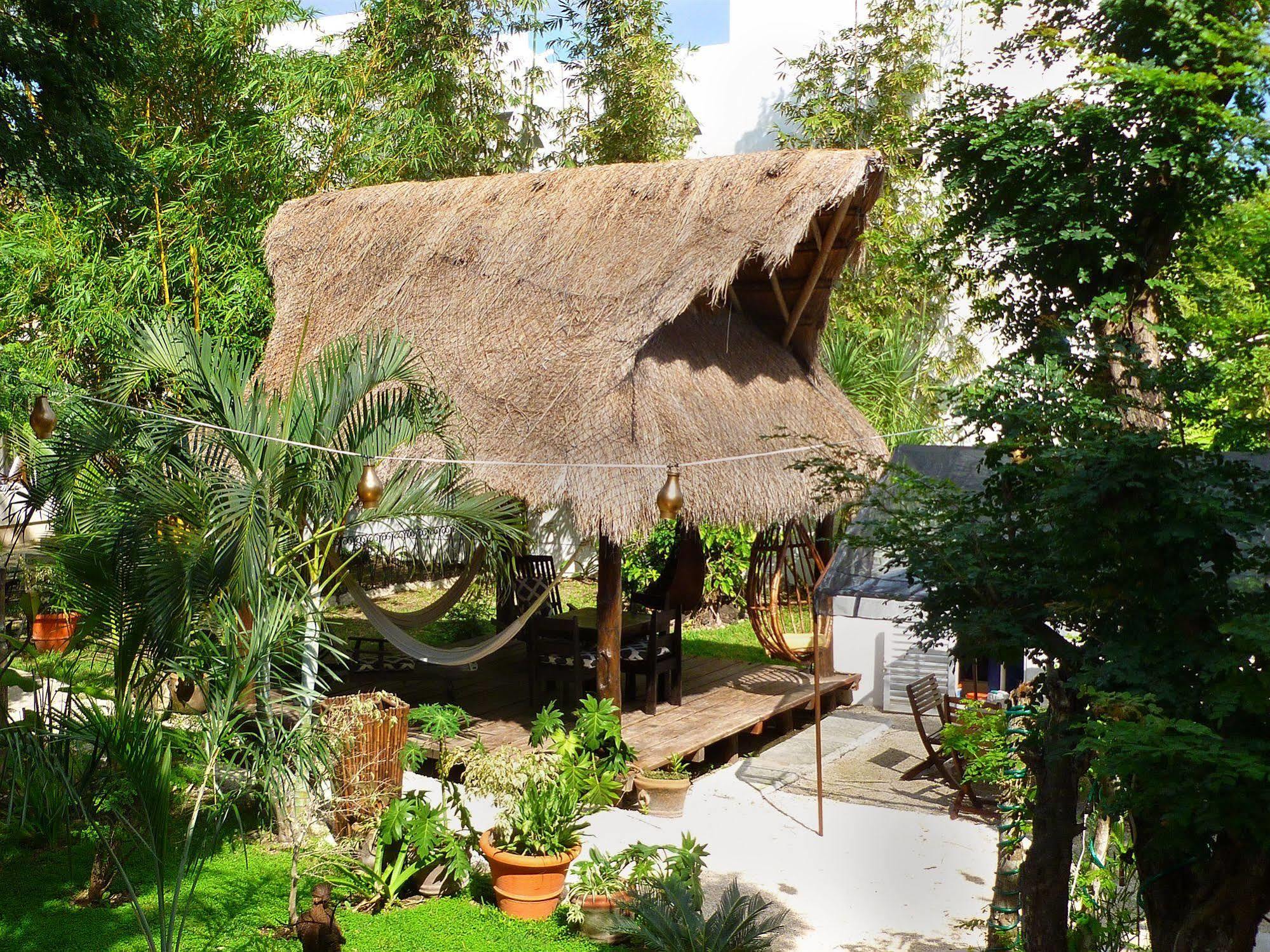 Khách sạn hẻo lánh El Encanto