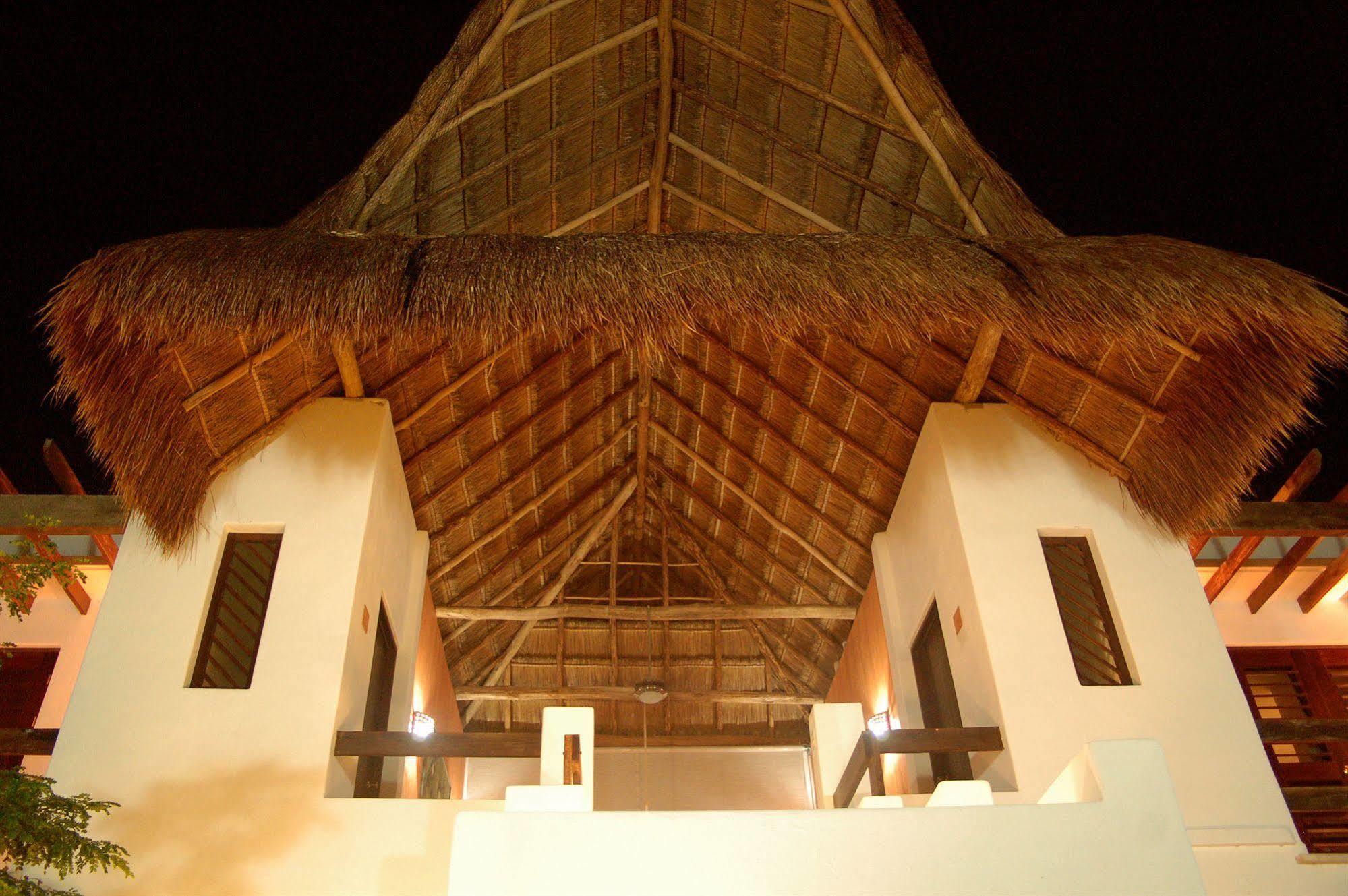 Khách sạn hẻo lánh El Encanto