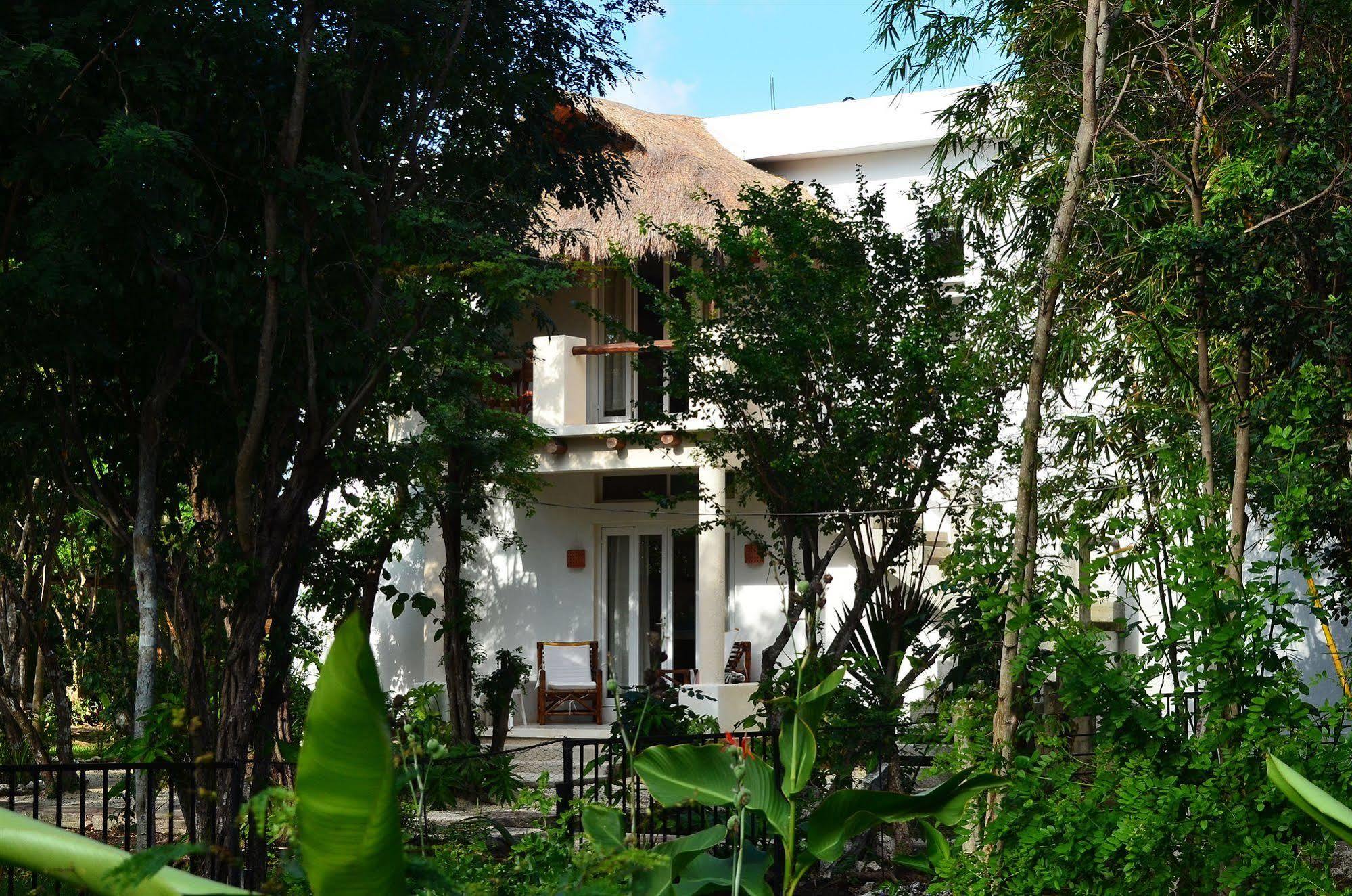 Khách sạn hẻo lánh El Encanto 3*