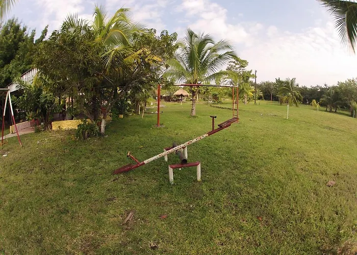 Rancho Alvarez & Hostal