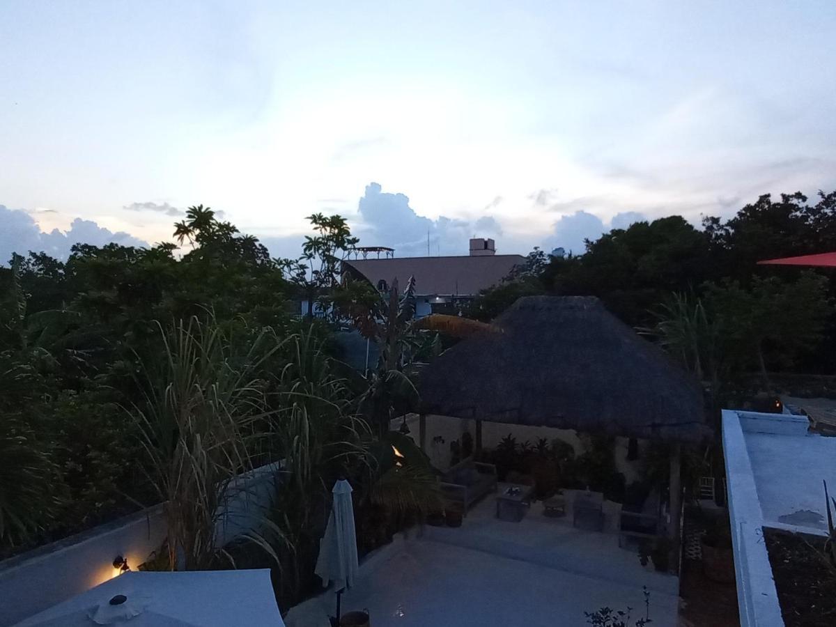 Khách sạn La 10 *