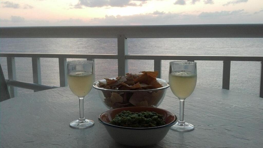 Oceanfront Luxury -4-king Dive Pick Ups-walk To Dining & Shops Apartamento *