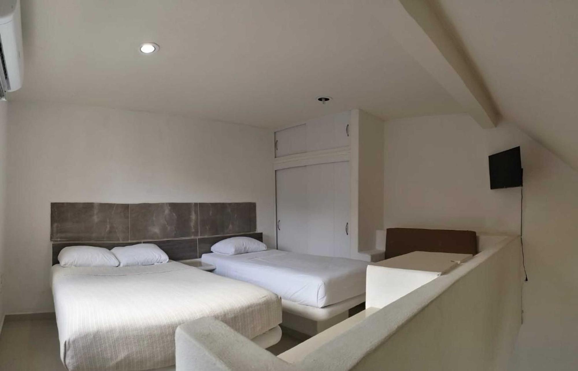 Dos Mundos, Isla Hotel 3*