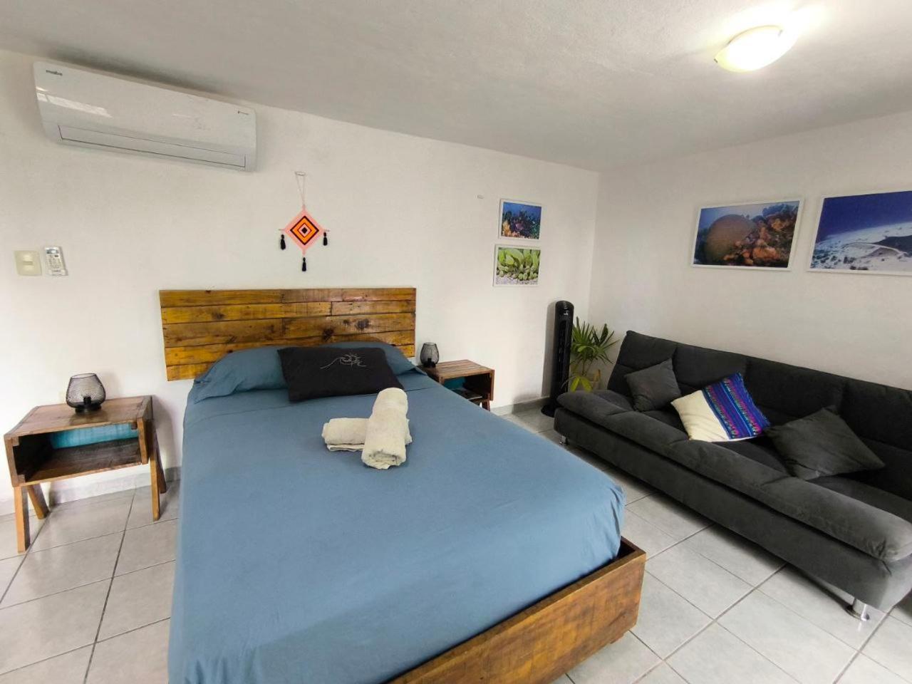 Comfy Yaxkin On Downtown, 3 Block Away From Sea And Sunsets Apartment