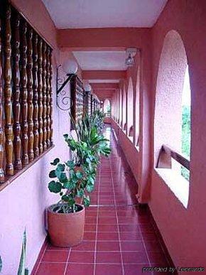Khách sạn Colonial Cozumel
