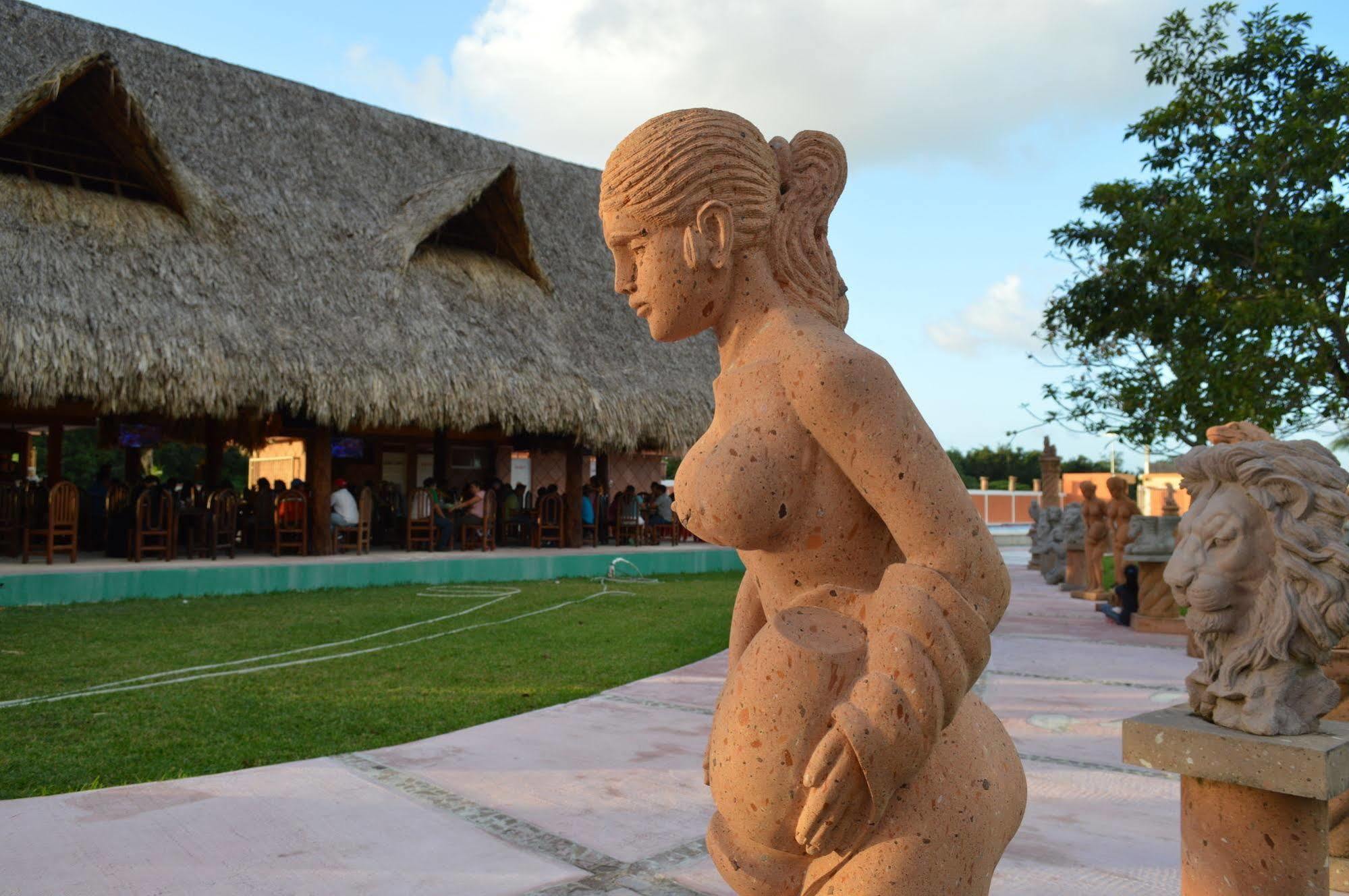 Hacienda Ixtlan Khách sạn 2*