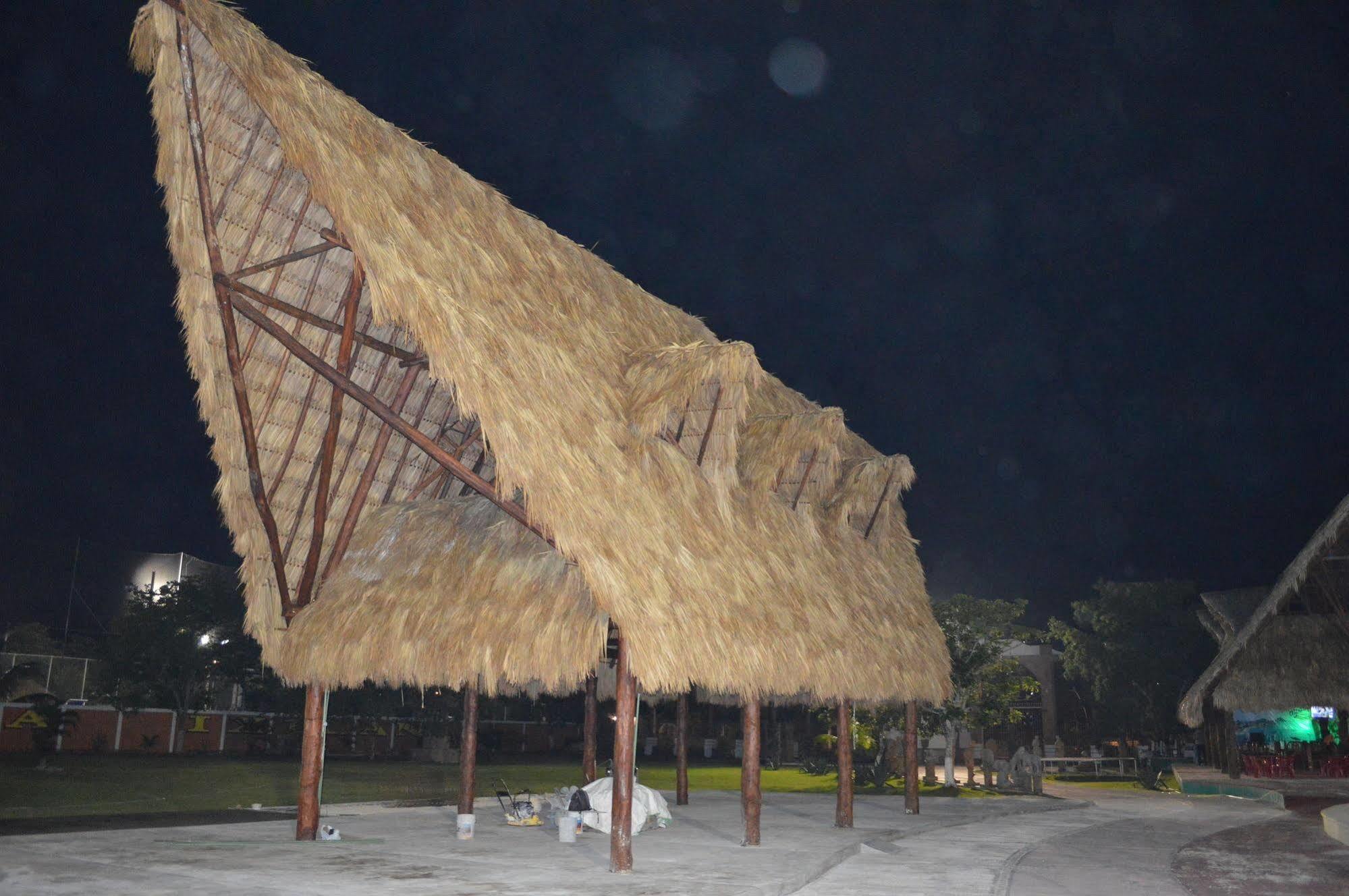 Khách sạn Hacienda Ixtlan 2*